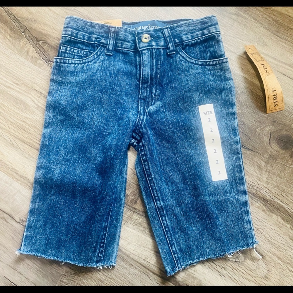 Vintage Express Boys Blue Acid Medium Wash Denim Shorts Size 2 NWT.